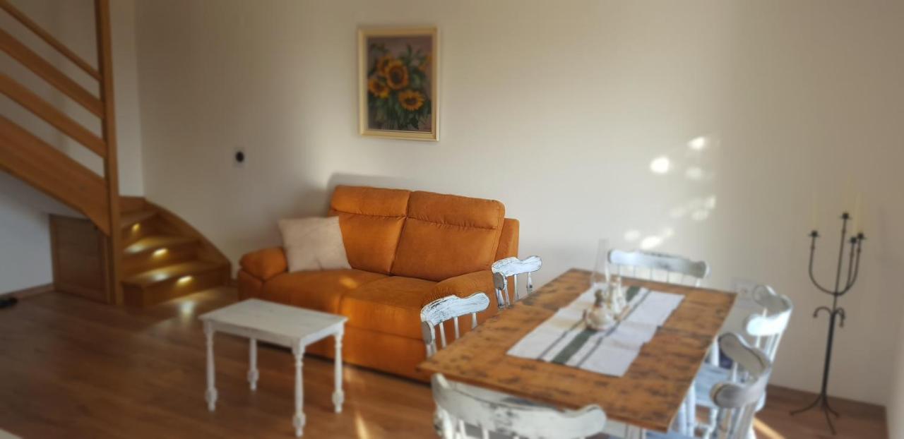 Holiday House Vilana Puconci Экстерьер фото