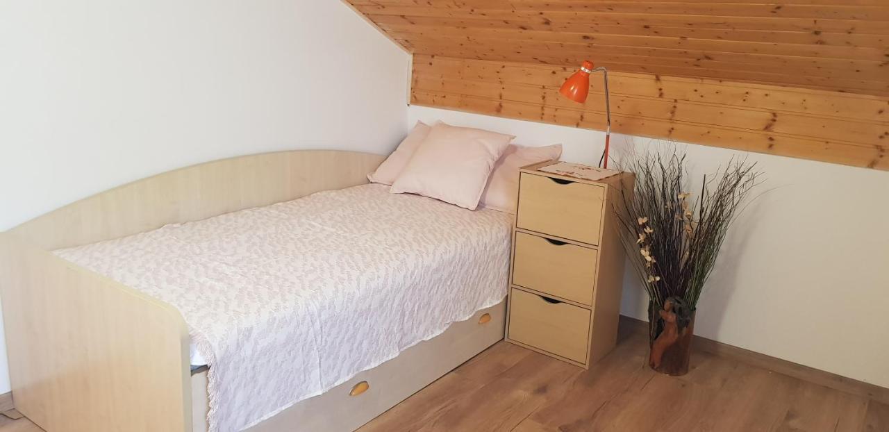 Holiday House Vilana Puconci Экстерьер фото